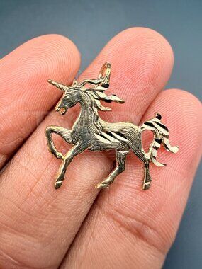 14K Yellow Gold Unicorn Pendant
